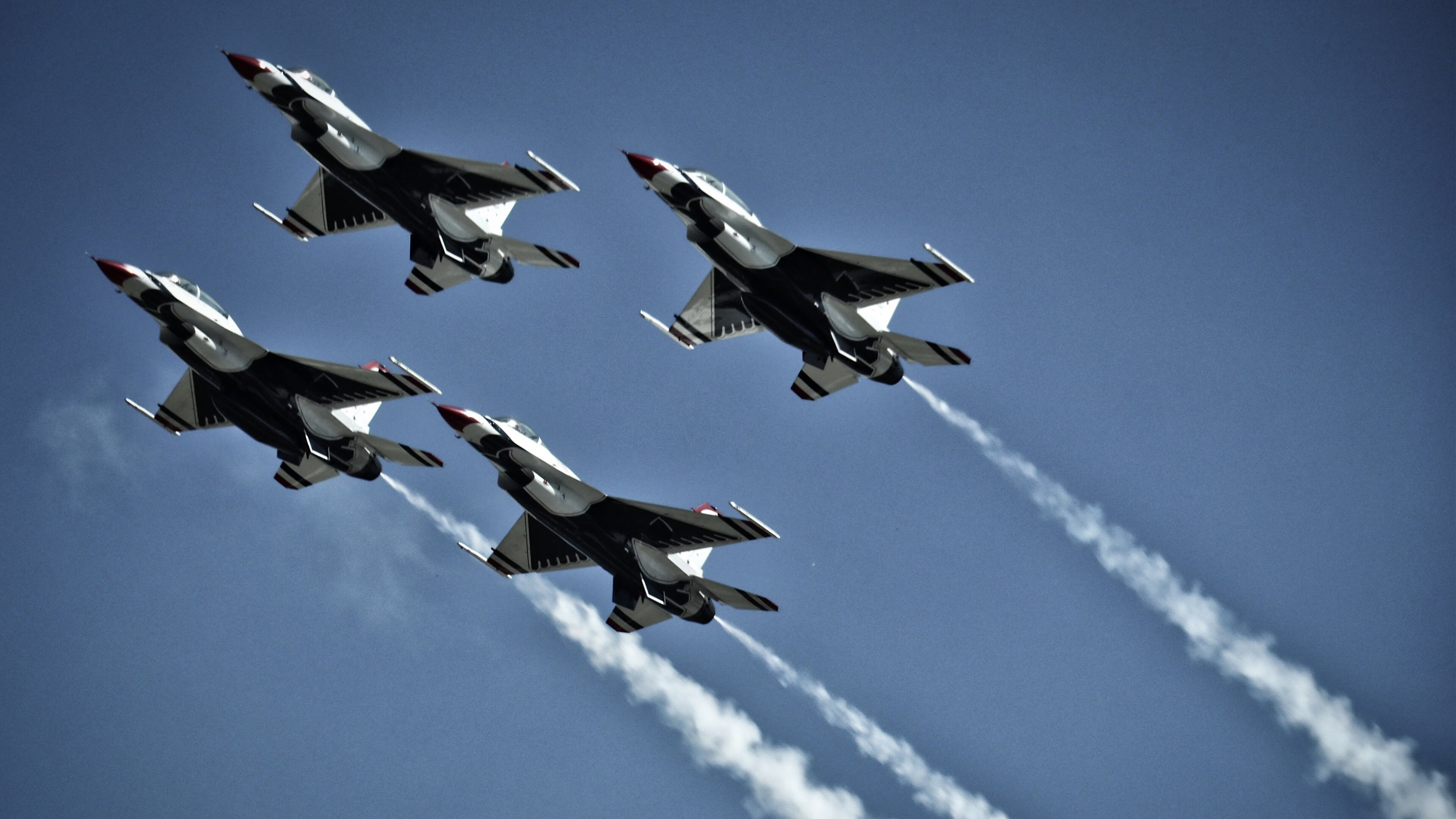 开云kaiyun-史上最激烈的季后赛“系列赛”回顾，哪些“对决”令人难忘？，季后赛集锦